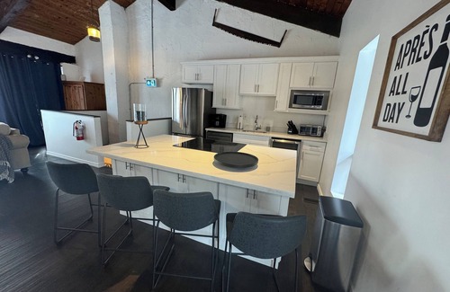 The Blue Mountains Ski Chalet | Tyrolean Lane *HOT TUB *SAUNA