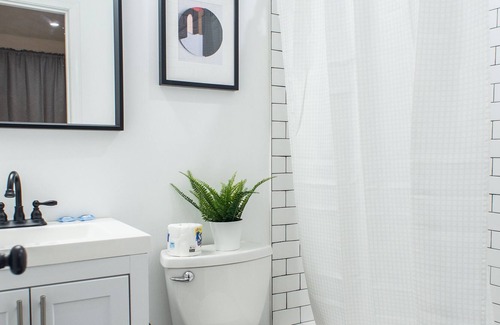 Devil's Pocket Apartment | U2F-Sunny Studio walk to Upenn,CHOP,USMLE, Drexel