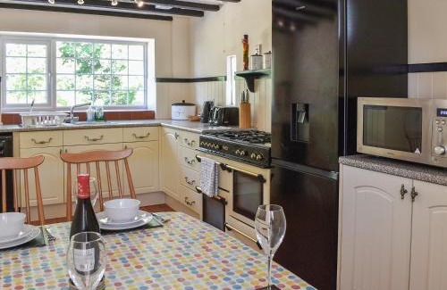 Brynsiencyn House | Uk40278 - Llys Elen One