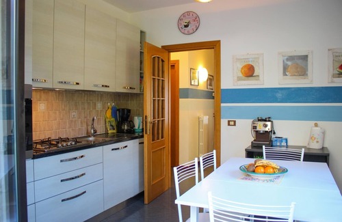 Vignola House | Ulivo Holiday Home with Lake View