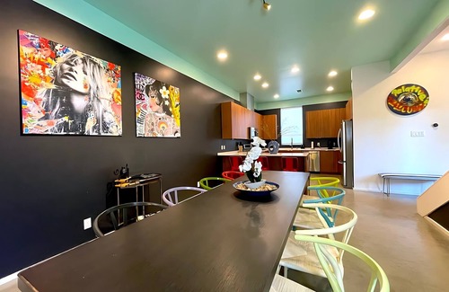 East Cesar Chavez House | Ultimate 10BR Group Getaway—6min to Rainey Street