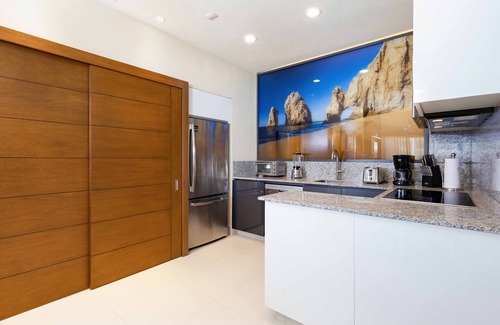 Cabo San Lucas Apartment | ULTRA LUXURIOUS BEACHFRONT !