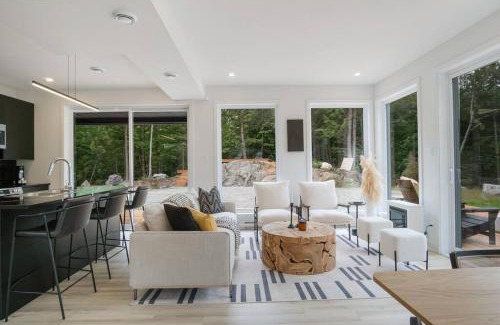 La Conception Ski Chalet | Ultra Luxurious Modern Chalet Private Jacuzzi