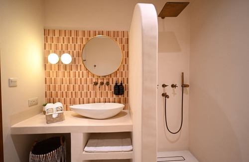 Umm al Quwain Hotel | Umm Al Quwain Beach Hotel