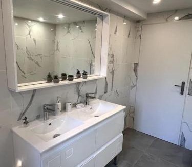 Prades Apartment | Un moment de détente Maison avec balnéothérapie .