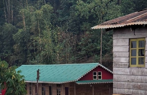 Darjeeling House | Uncharted Retreats - Nomee Homestay 5 double bed rooms and 1 premium attic room.