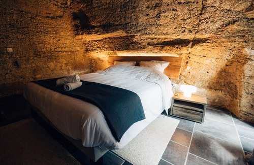 Doue-la-Fontaine House | Unforgettable Night in a Troglodyte Cave Room