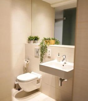 Zentrum-Suedost Apartment | Uniklinik Zentral Küche Fitnessraum