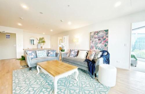 Newton Apartment | Unique Luxury Incredible SkyTower & Park View - Free Parking