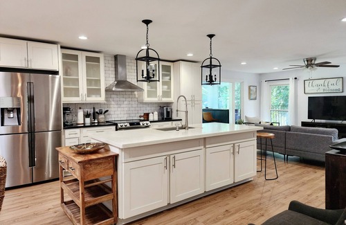 Mililani House | Unique, private and central