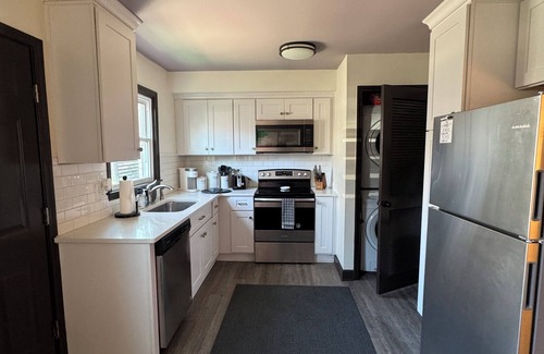 Charlotte House | Unique, professionally designed amenity-rich 2-bedroom townhome in Uptown CLT