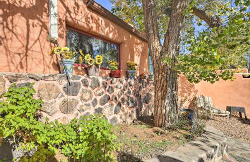 Santa Cruz Apartment | Unique Santa Cruz Studio about 25 Mi to Santa Fe