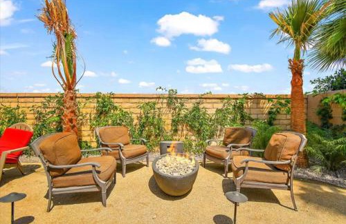 Indio House | Unique Twin Homes - Perfect for Large Groups
