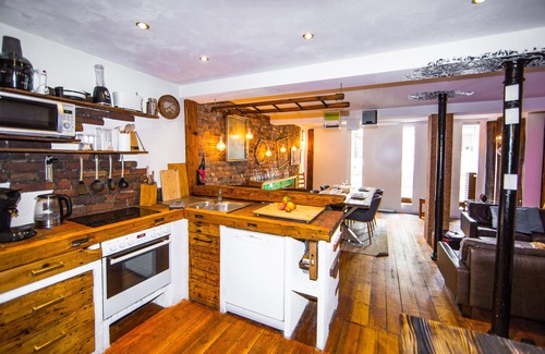 Bad Ems Apartment | Unique | Whirlpool-Sauna-Kicker-WeberBBQ