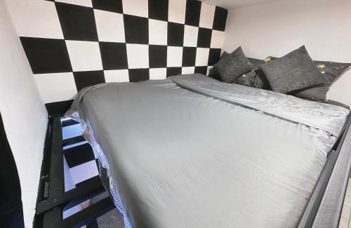 Taman Bandar Baru Apartment | Unisuites Kampar Studio 5 min to UTAR TARC -3pax , 1 CP