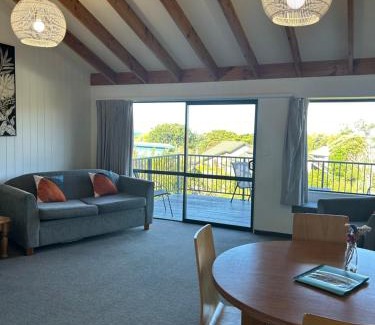 Kaiteriteri House | Unit 10 Kaiteri Apartments and Holiday Homes