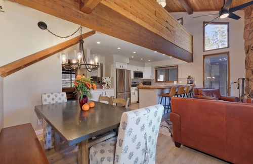 Mammoth Lakes Condo | Unit 11 Secluded end unit near Eagle & Canyon Lodge-upgraded bathrooms & kitchen