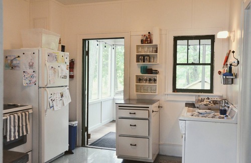 Free Soil Cottage | Unplug at "Mon Rav" on Hamlin. Lakefront getaway