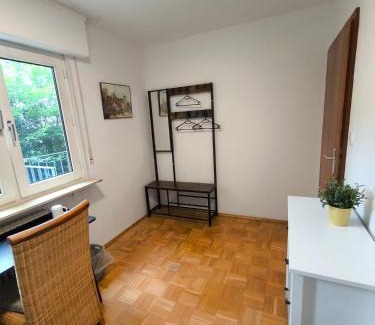 Hustadt House | Unterkunft Uni-nähe