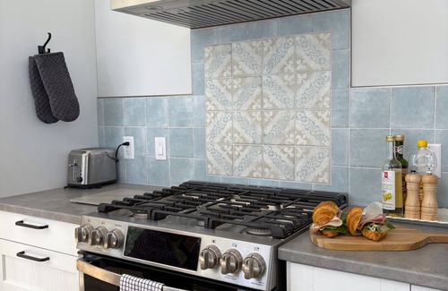 Port Wade Cottage | Unwind at BasinView Retreat: Luxe Waterfront Cottage with hot tub & beach access