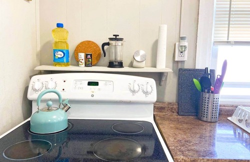 Ventnor City Apartment | Unwind at Ventnor Beach: Spacious Summer Retreat with Private Parking, Sleeps 9!