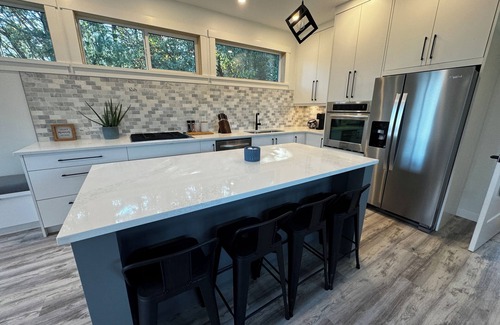 Highlands House | Unwind in the chic Highlands retreat surrounded by nature and amazing hiking