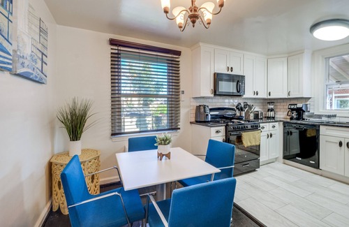 Nauck House | Updated Arlington Townhome ~ 5 Mi to National Mall