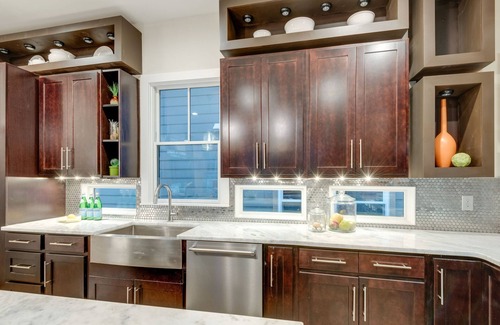 Buena Vista House | Updated: Bachelorette HQ + Roof Deck, Walk to Broadway 5bath, 3kings-12 twins