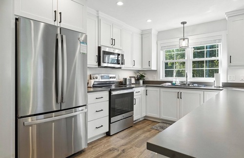 Sturgeon Bay House | Updated Door County Lake House | Sunsets, Fire Pit, Family-Friendly