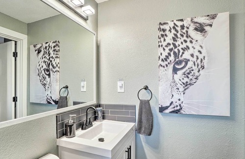 East Gate House | Updated Townhome w/ Patio, Near Dtwn Denver!