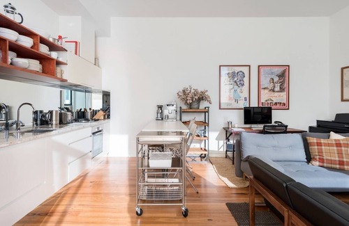 Fitzroy Apartment | Upmarket Terrace in the Heart of Trendy Fitzroy