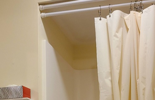 Skandia House | Upper Pine-insula cabin, bring your pet, come enjoy the lake, and relax!