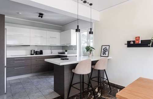 Khalandrion Apartment | Upscale 3BR Apartment in Chalandri