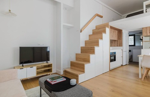 Colina House | Upscale Colina Studio w/Pool, Doorman, Washer & A/C, by Blueground