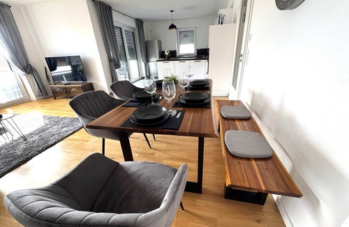 Unteraurach Apartment | Upscale living with balcony & only 10 minutes to Bamberg