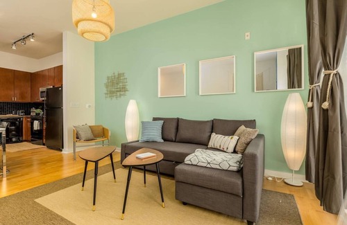 First Ward Apartment | Uptown 1st Ward | Patio with Hammock | 2BD Hip Apt