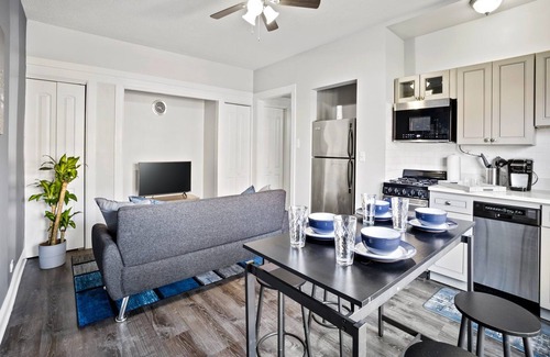 Sheridan Park Apartment | Uptown NEW and MODERN 1BR Wrigleyville area PRIME