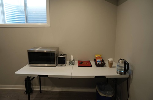 Ottawa Division House | Urban Haven - Private 2-BR Ottawa Suite