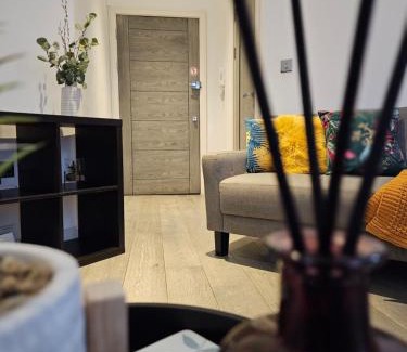 Slough Apartment | Urban Living I Free Parking