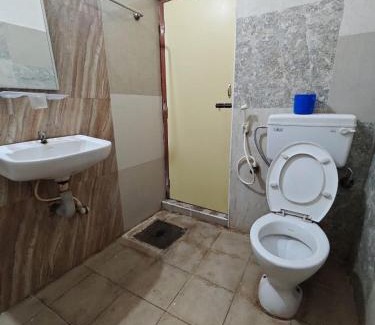 Thoraipakkam Hotel | Urban Nest Roomz - Thoraipakkam OMR