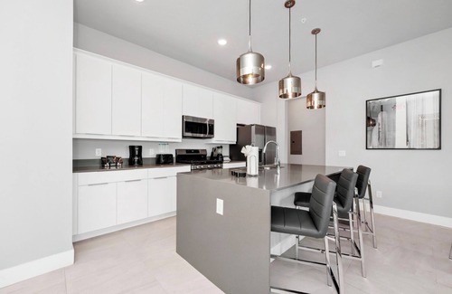 Reunion House | Urban Oasis Condo near Disney with Resort & Waterpark Access - B13-109