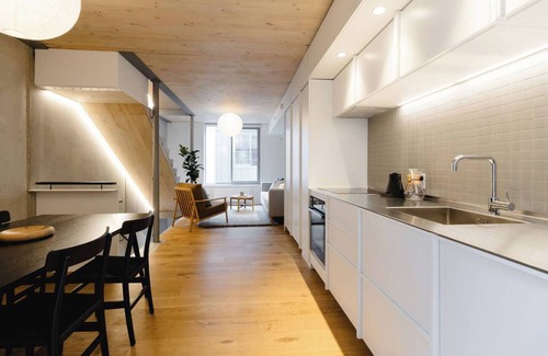 Te Aro Apartment | Urban Oasis | Spacious 3BR Townhouse w Terrace