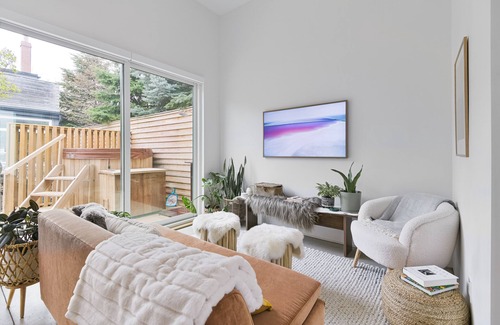 Bloordale Village House | Urban retreat in the heart of the city!