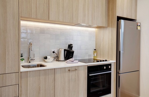 Greenlane - Ellerslie Apartment | Urban Vogue Escape with Parking- Air-con