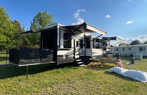 Drebkau Other | US Wohnauflieger Luxus