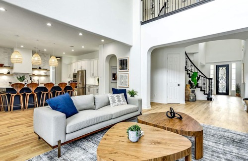 Hudson Bend House | UT Football Fave - Pool, Hot Tub, Fire Pit, + More