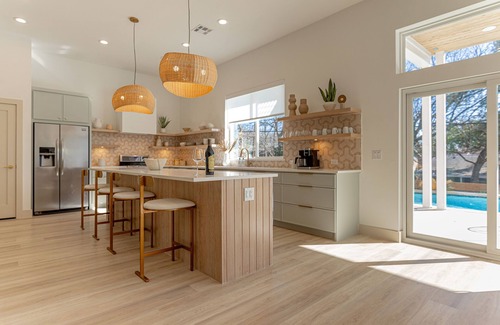 Parker Lane House | UT Football Fave - Pool, Hot Tub, BBQ Grill, Yard