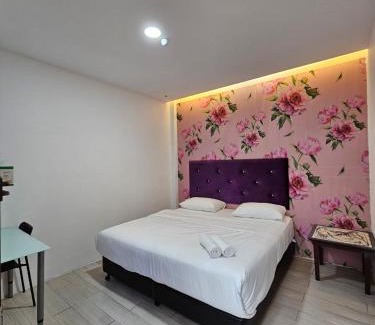 Taman Pertama Hotel | V Garden Hotel by Minsu