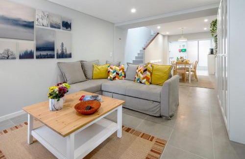 Ponta Delgada House | V L P Amorim