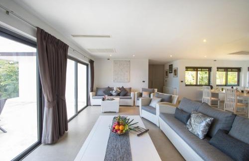 Plai Laem House | V231 Beachfront 3BR Pool Villa Stunning Seaview